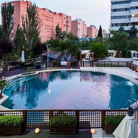Eurostars Suites Mirasierra Мадрид Экстерьер фото Swimming pool