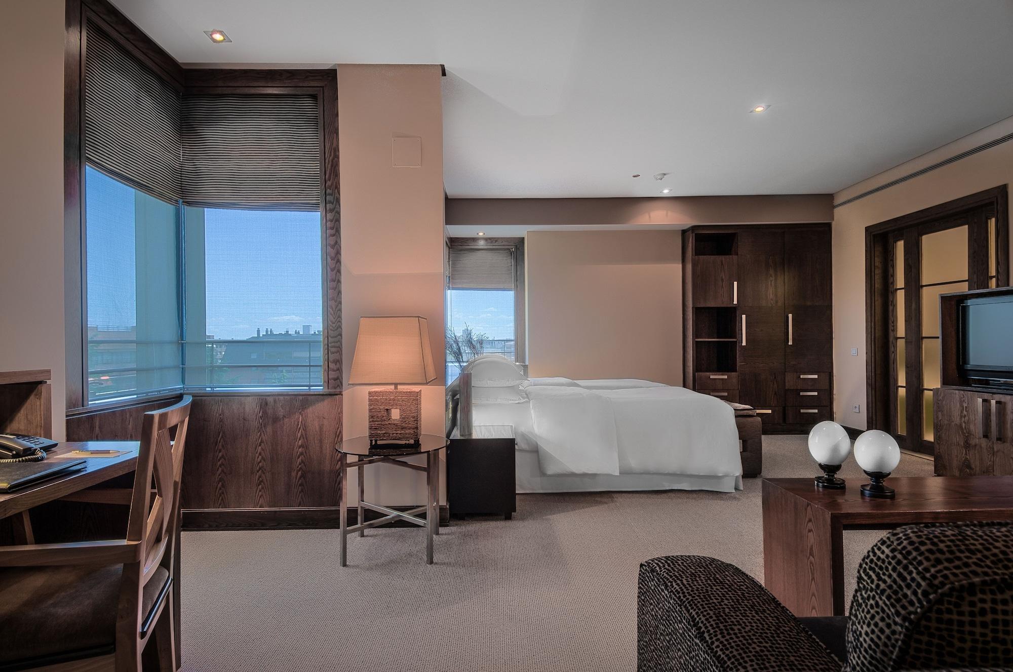 Eurostars Suites Mirasierra Мадрид Экстерьер фото