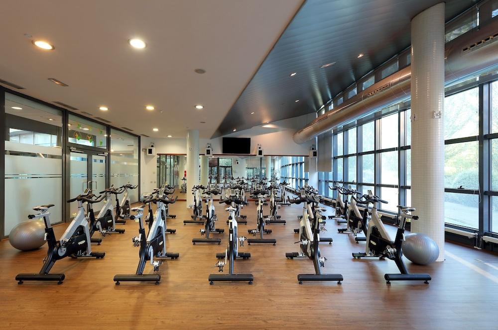 Eurostars Suites Mirasierra Мадрид Экстерьер фото The gym at the University of Bath