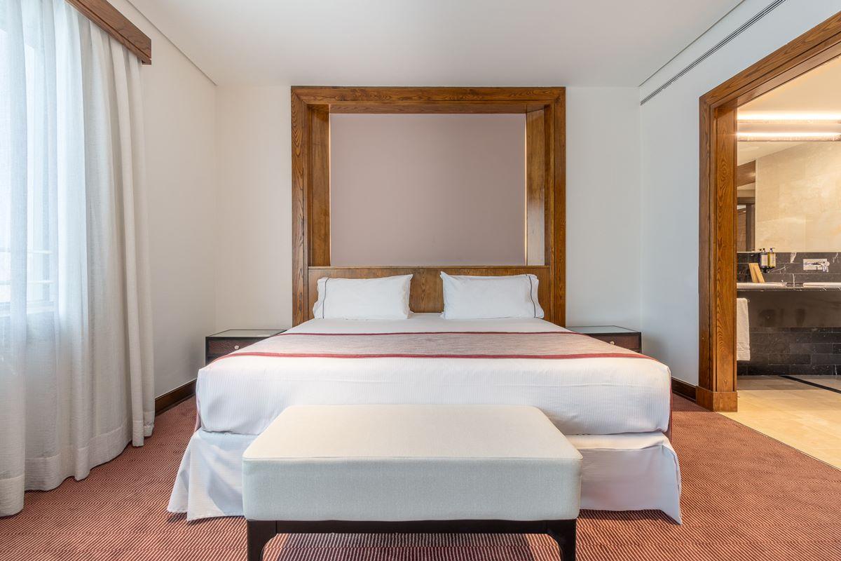 Eurostars Suites Mirasierra Мадрид Экстерьер фото A bedroom at the hotel