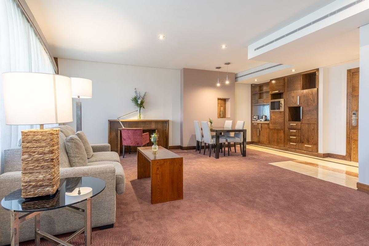 Eurostars Suites Mirasierra Мадрид Экстерьер фото A suite at the hotel