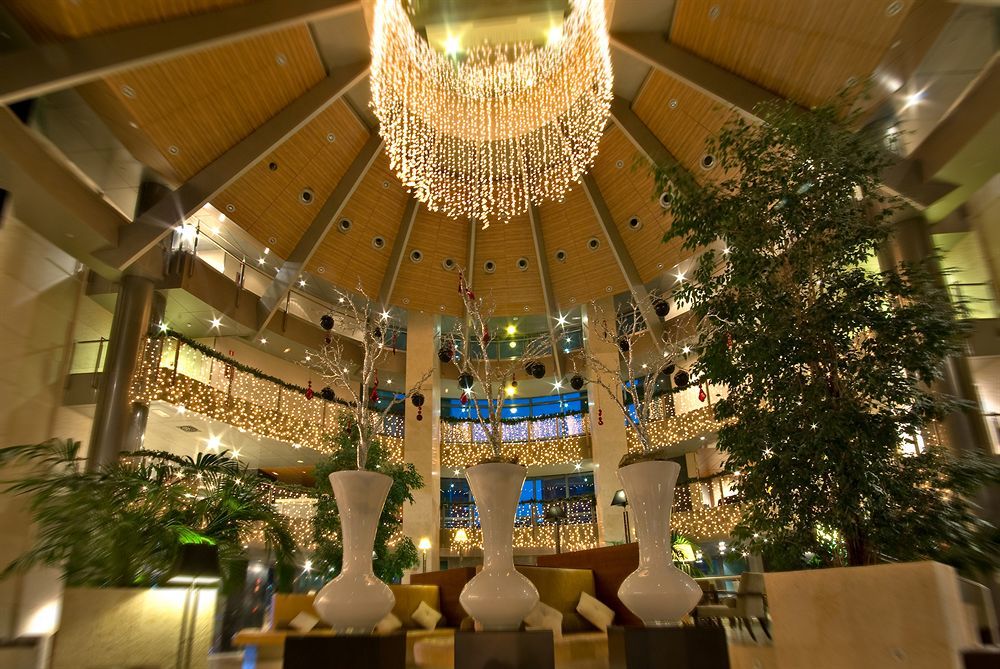 Eurostars Suites Mirasierra Мадрид Экстерьер фото The lobby of the hotel